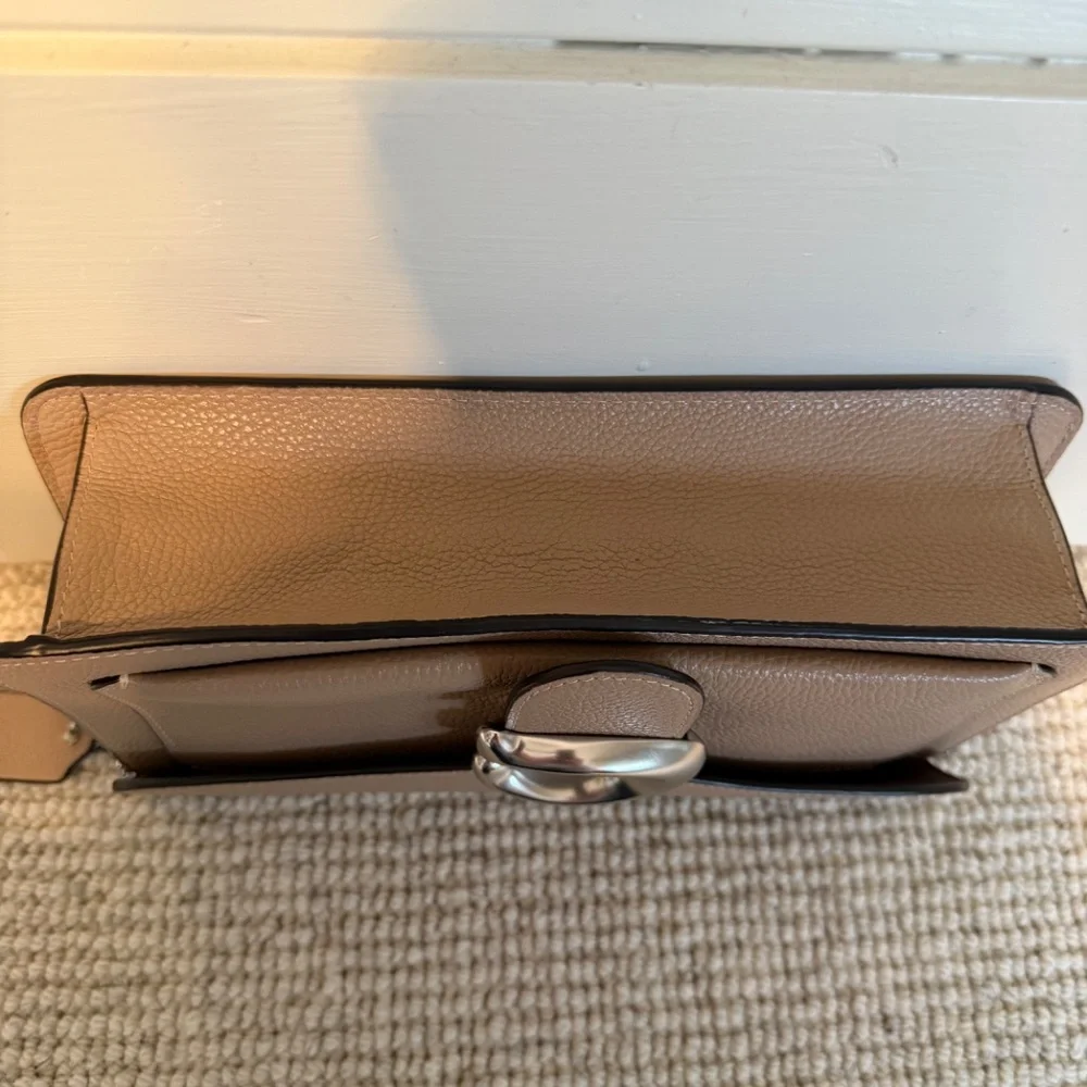 Coach Tabby 26 shoulder bag in light taupe - Picture 5 of 12